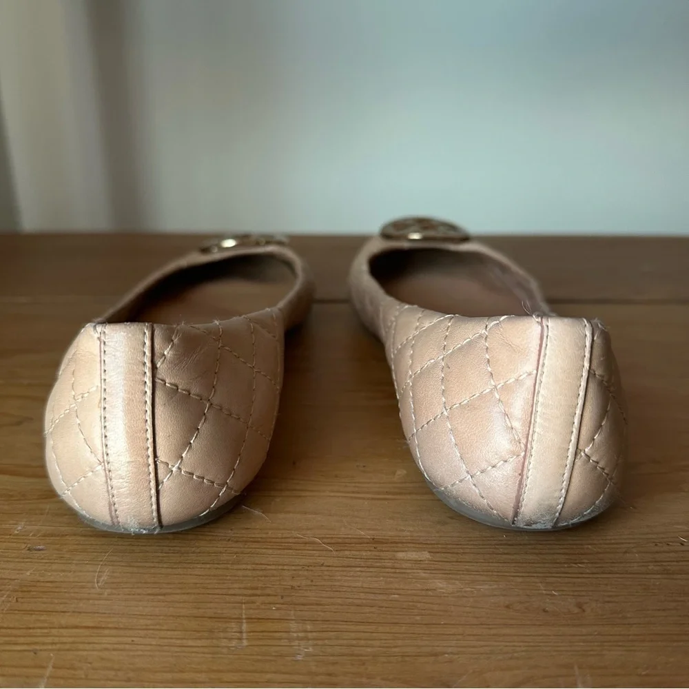 Tory Burch Quilted Leather Reva Flats Tan Gold Logo Size 8.5 - Picture 4 of 6